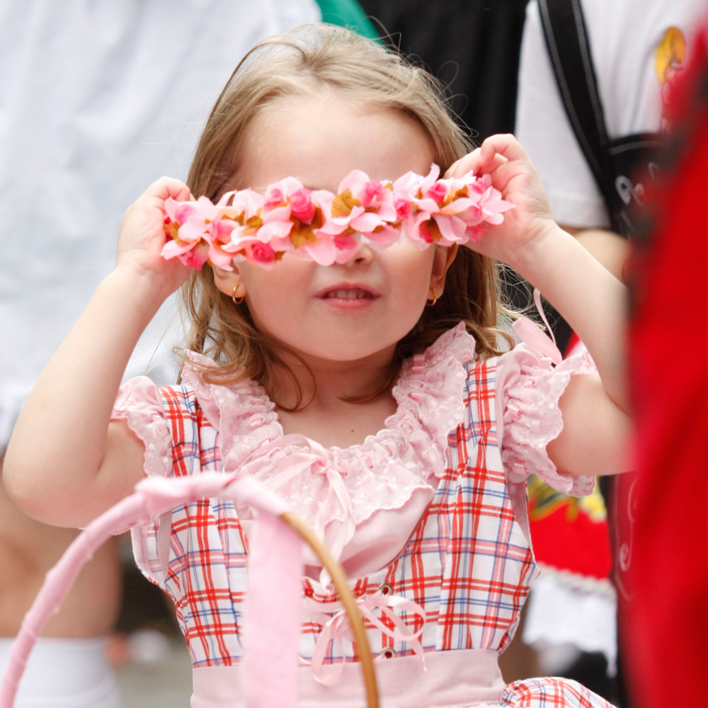 desfile crianca oktoberfest em blumenau