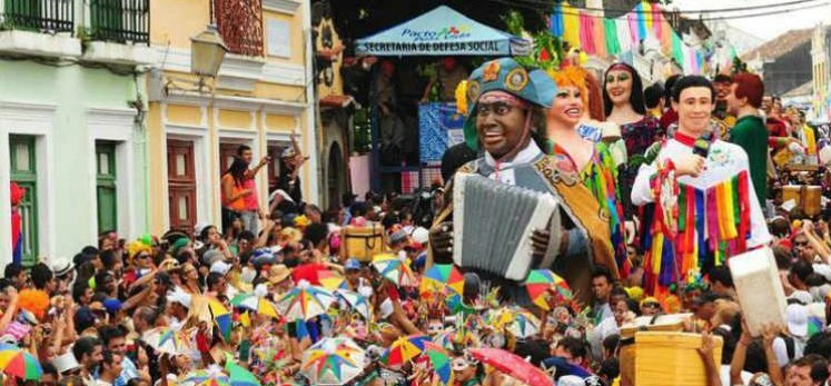 Olinda, Brasil, ruas, crianças, adultos turistas Olina